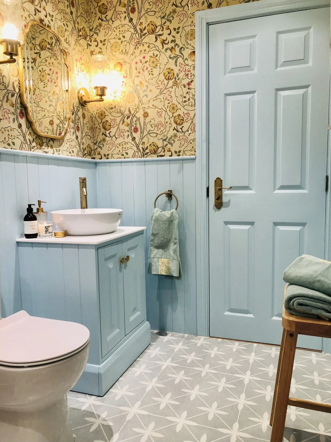7 Farmhouse Bathroom Ideas for a Rustic Look