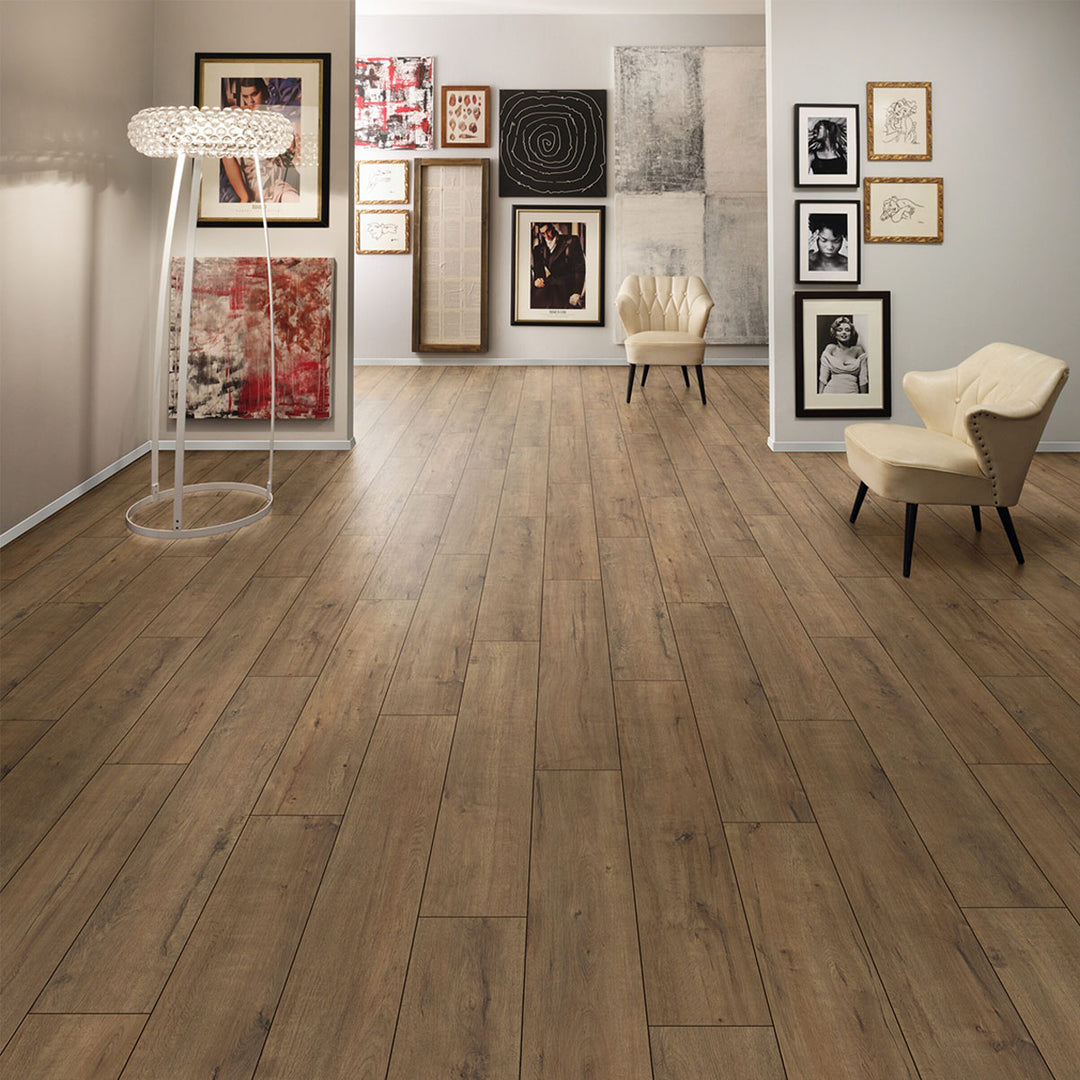 Fawn Apollo Oak 8mm Laminate Wooden Flooring - 1288 x 195 x 8 mm - 2.26 M2 Per box