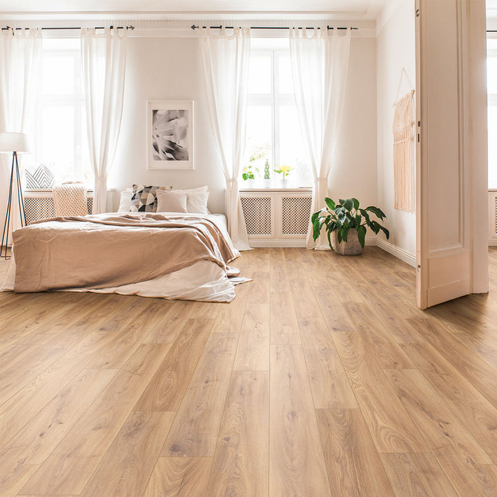 Firebrand Oak 12mm Laminate Wooden Flooring - 1288 x 195 x 12 mm - 1.51 M2 Per box