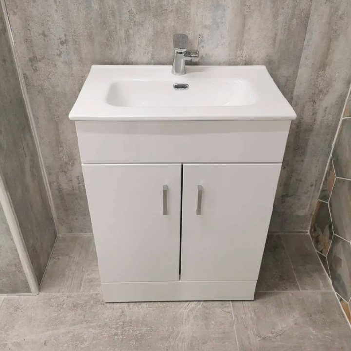 Bergo 600mm Vanity Unit, Tap &amp; Toilet En-suite Deal