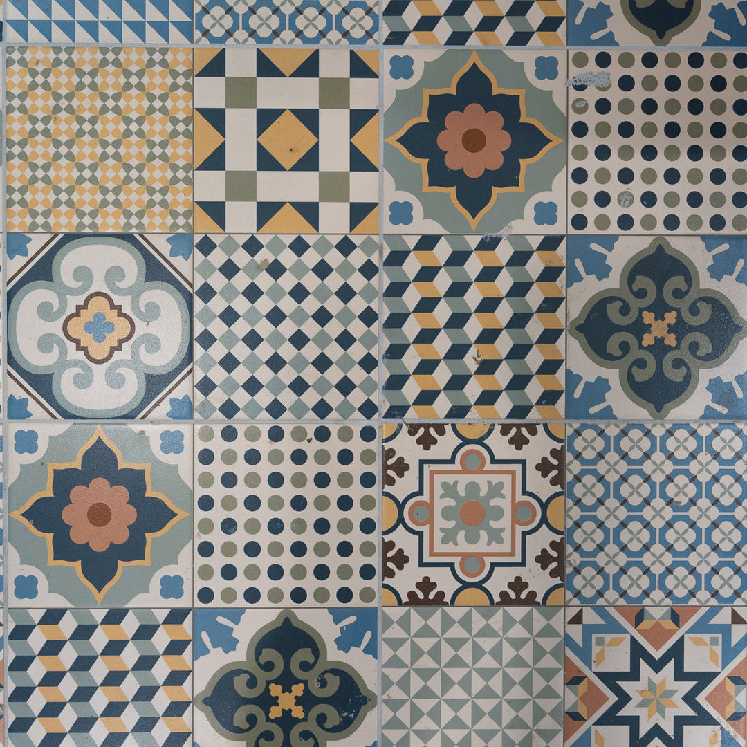 Danubio 33.3 x 33.3cm Pattern Tile - 1sqm perbox