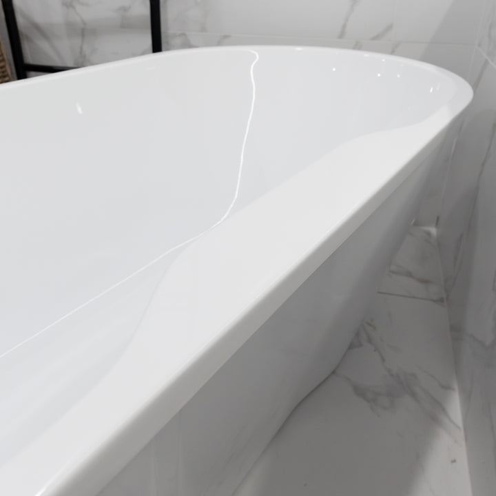 Quito 1655mm Freestanding Double Ended Bath and Tap Deal