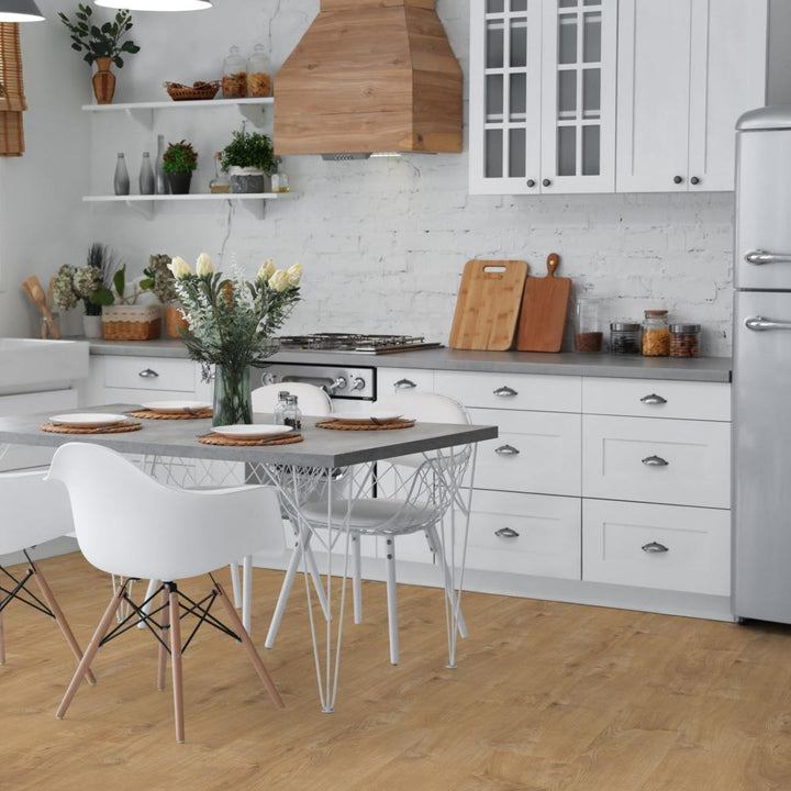 Sherwood Oak 12mm Laminate Wooden Flooring - 1288 x 195 x 12 mm - 1.51 M2 Per box
