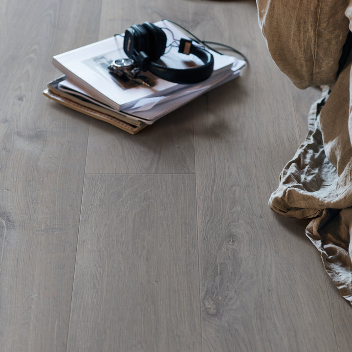 Pergo Laminate Flooring - Visby Urban Grey Oak - 1380mm x 190mm x 8mm - 1.835m2 per pack