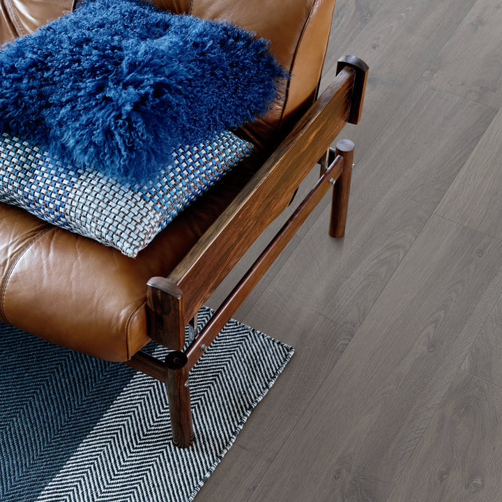 Pergo Laminate Flooring - Visby Urban Grey Oak - 1380mm x 190mm x 8mm - 1.835m2 per pack