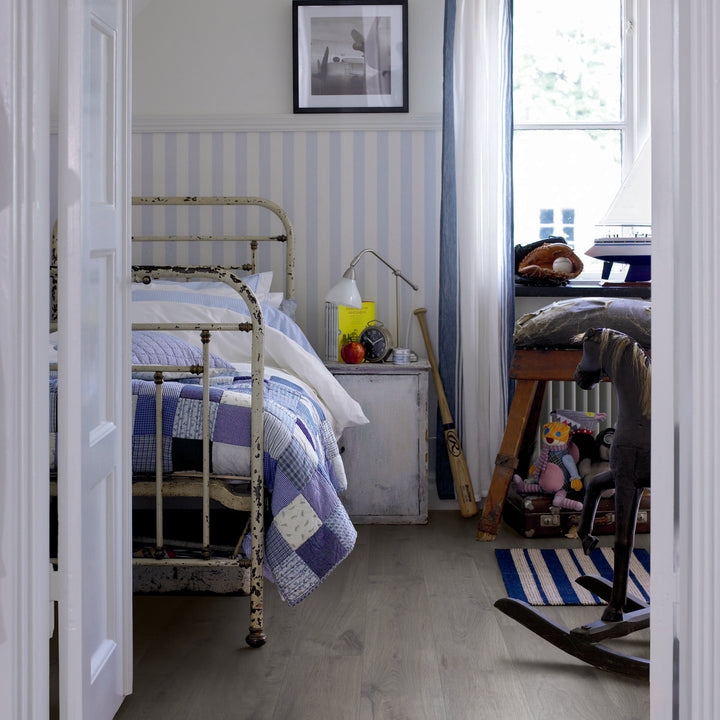 Pergo Laminate Flooring - Visby Urban Grey Oak - 1380mm x 190mm x 8mm - 1.835m2 per pack