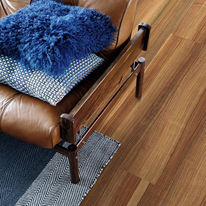 Pergo Laminate Flooring - Arendal Refined Walnut - 1380mm x 190mm x 9mm - 1.573m2 per pack