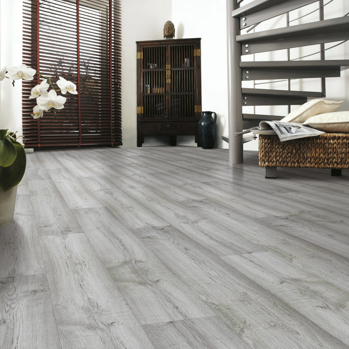 Dartmoor Oak 12mm Laminate Wooden Flooring - 1.51sqm per pack