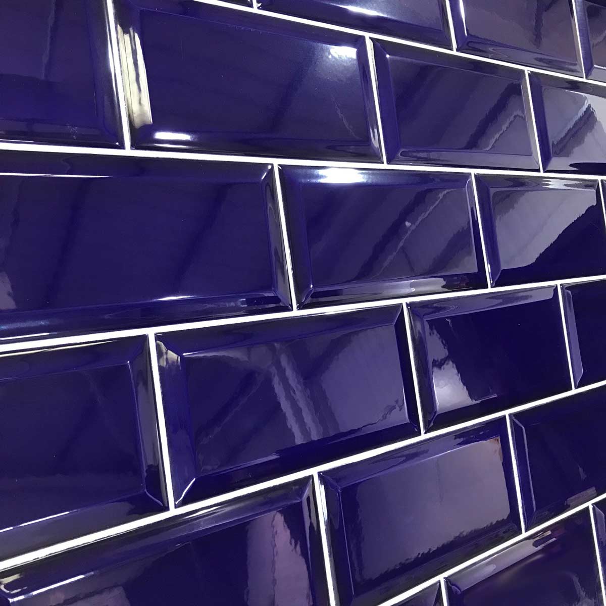 Metro Navy Biselado Brillo 10 x 20cm Ceramic Tile - 1sqm perbox – Bathshack
