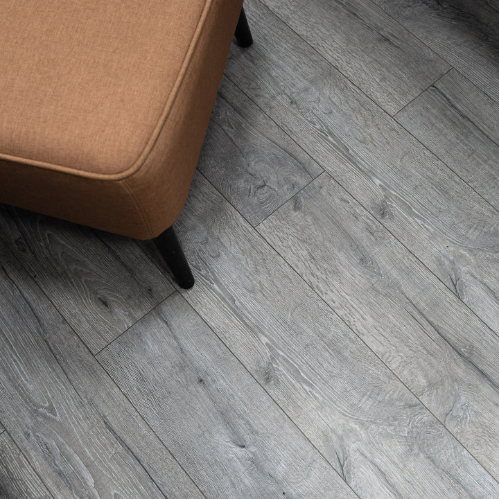 Pergo Premium Click Vinyl Flooring - 2.105sqm per pack - Grey Heritage Oak
