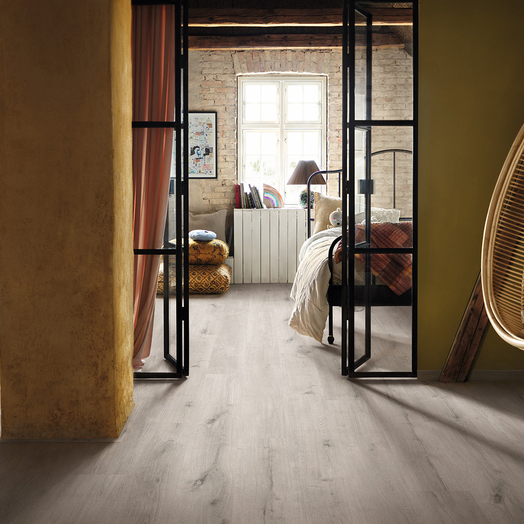 Pergo Waterproof Vinyl Flooring - Glomma Pad Pro White Scottish Oak - 1494mm x 209mm - 1.873m2 per pack