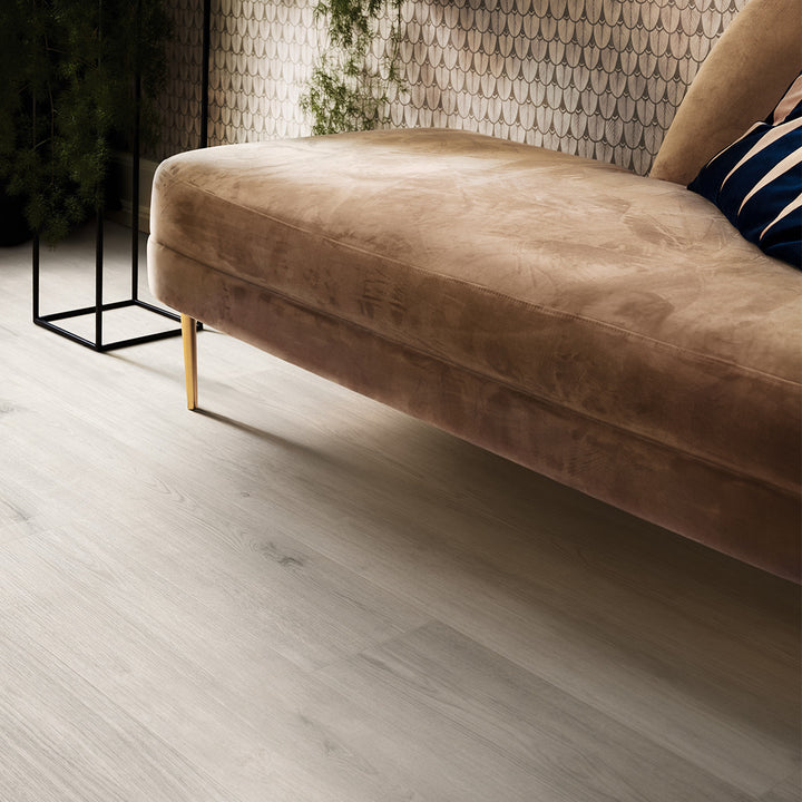 Pergo Waterproof Vinyl Flooring - Glomma Pad Pro White Scottish Oak - 1494mm x 209mm - 1.873m2 per pack