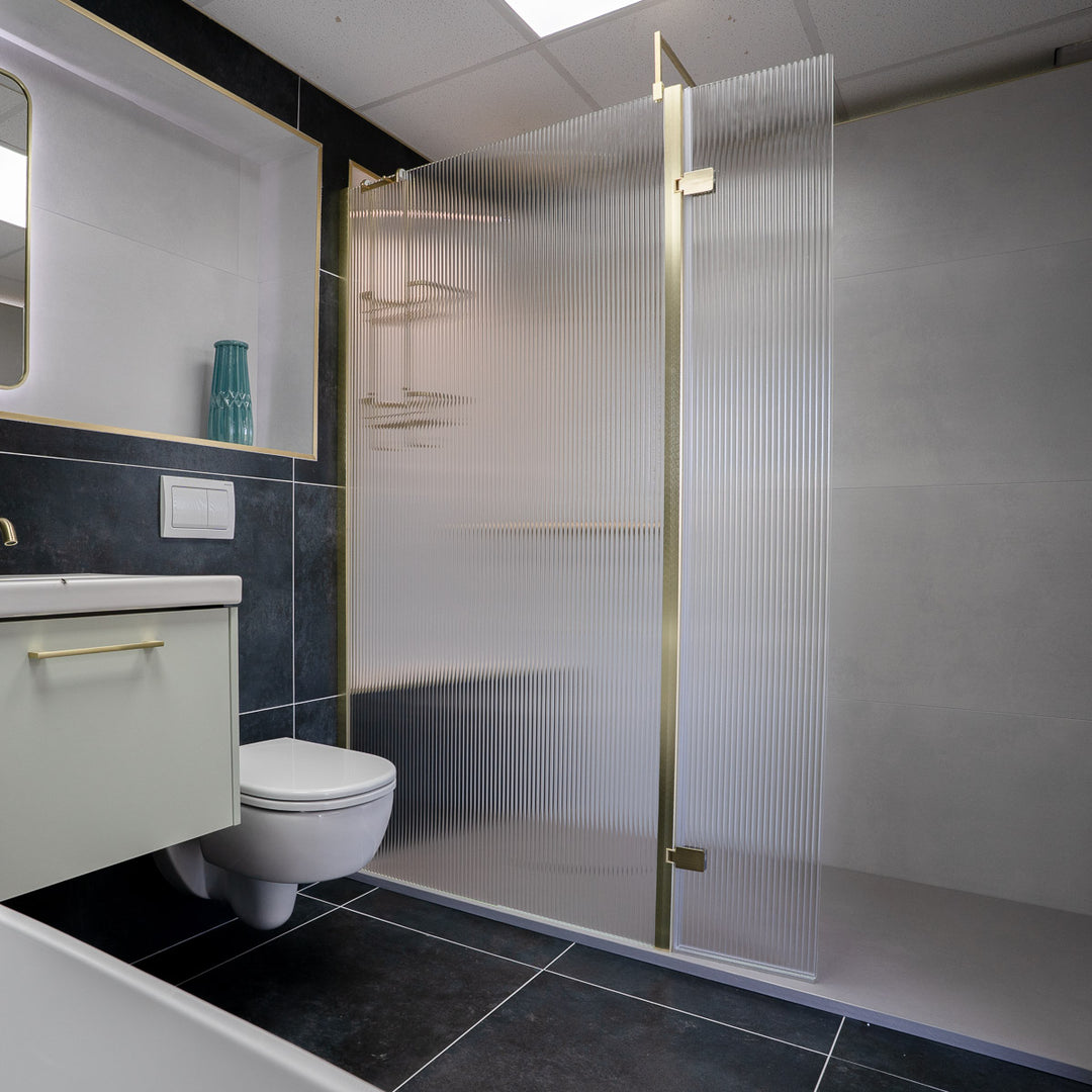 Hudson Reed 1000mm Fluted Wetroom Screen with Arms &amp; Feet - Brushed Brass