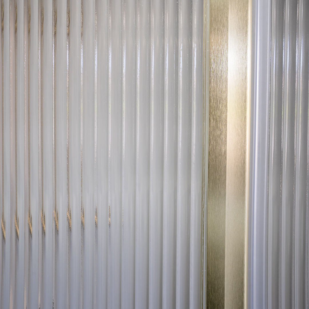 Hudson Reed 1000mm Fluted Wetroom Screen with Arms &amp; Feet - Brushed Brass