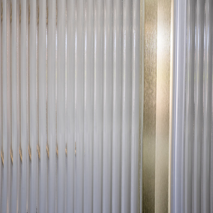 Hudson Reed 1000mm Fluted Wetroom Screen with Arms &amp; Feet - Brushed Brass