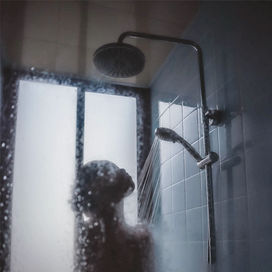 The Best Christmas Songs To Sing In The Shower