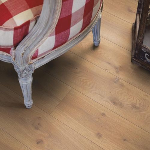 Pergo Living Expressions 2m Plank 4V Laminate Wooden Flooring - 2.522sqm per pack - European Oak (18132)