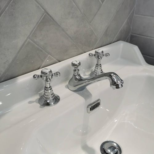 Eliseo Ricci Traditional Balmoral 3 Hole Basin Taps with Pop Up Waste (22103)