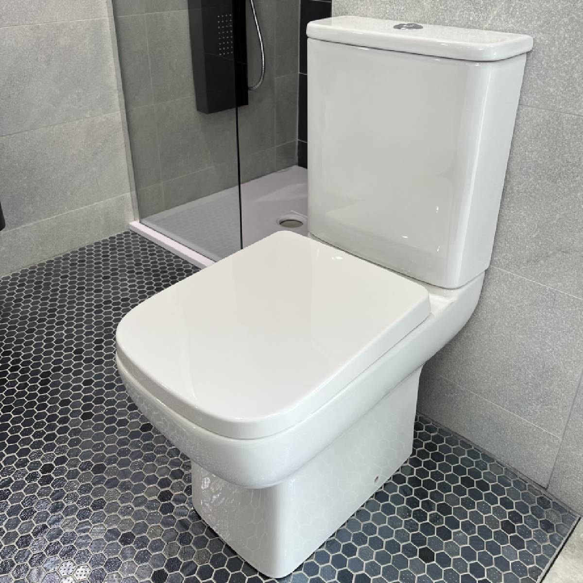 Aida Rimless Close Coupled Toilet with Clip off Soft Close Toilet Seat (15738)