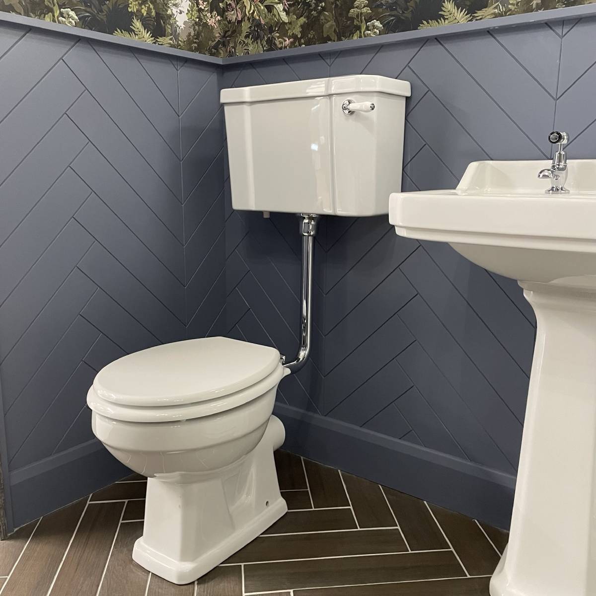 Ari Design London Low Level Toilet & Soft Close Seat